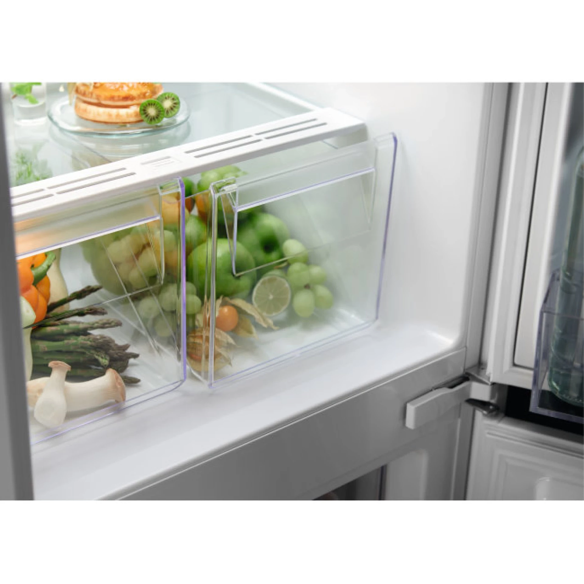 ELECTROLUX frižider sa zamrzivačem LNS5LE18S