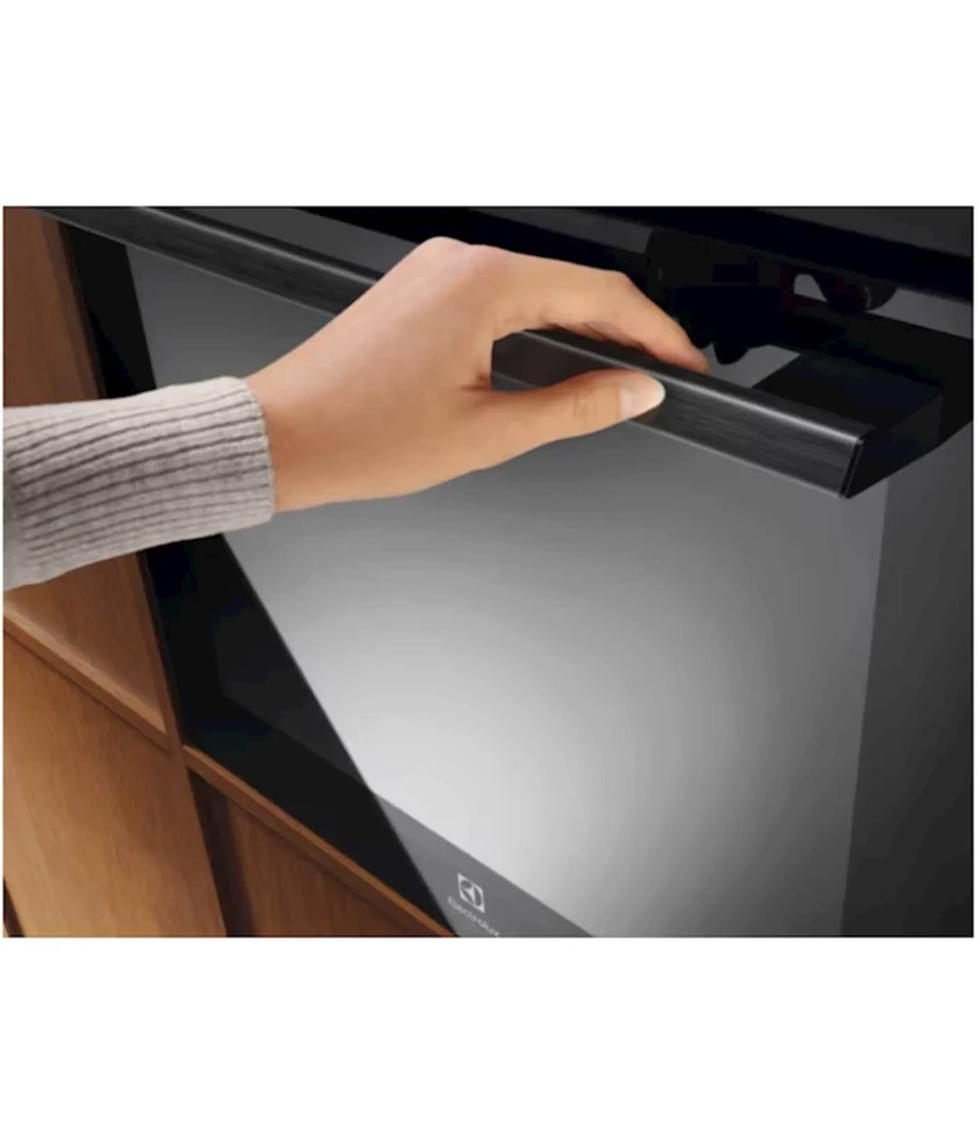 ELECTROLUX Ugradbena pećnica LOE8P39Z