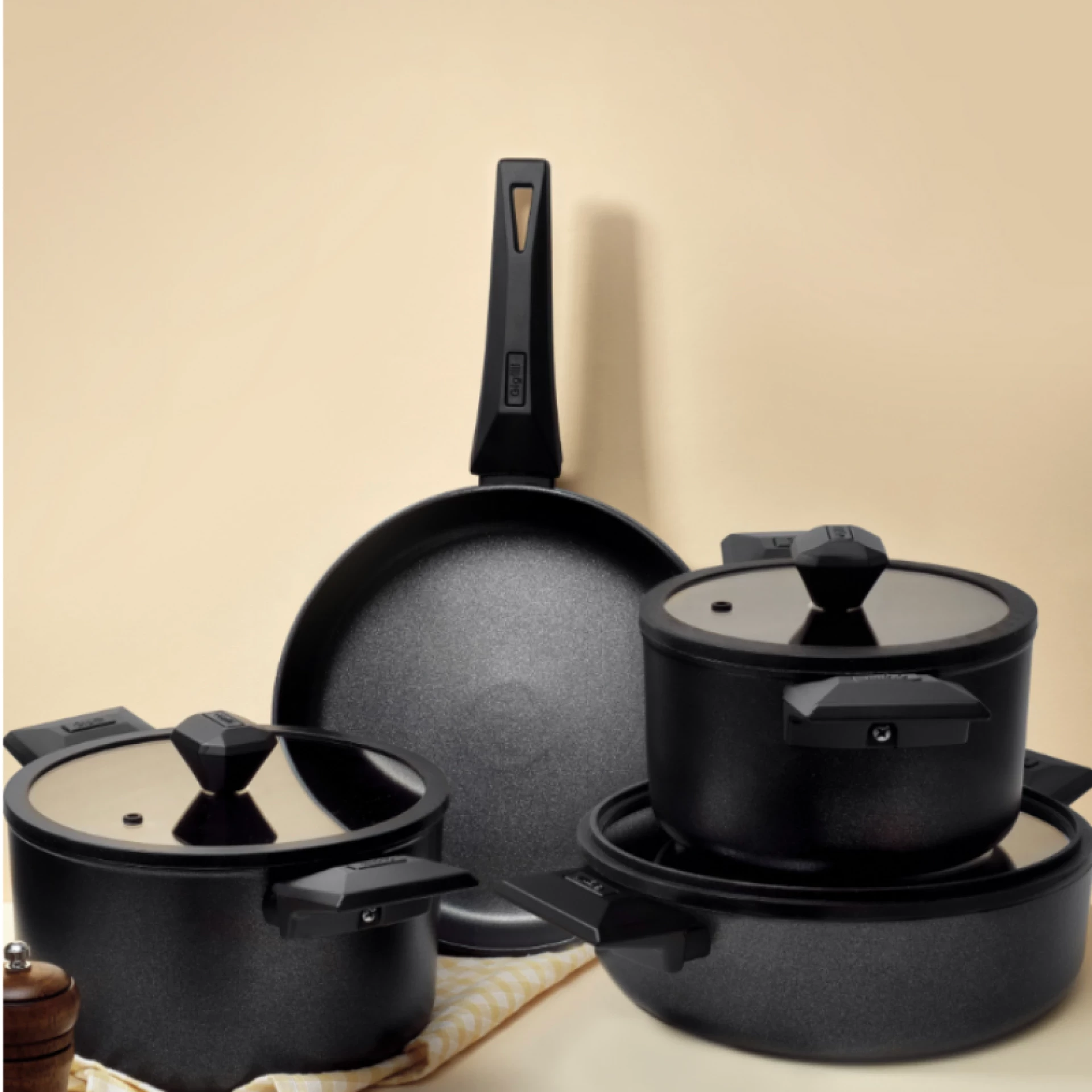 GIGILLI set šerpi CRISTEL crna 7pcs