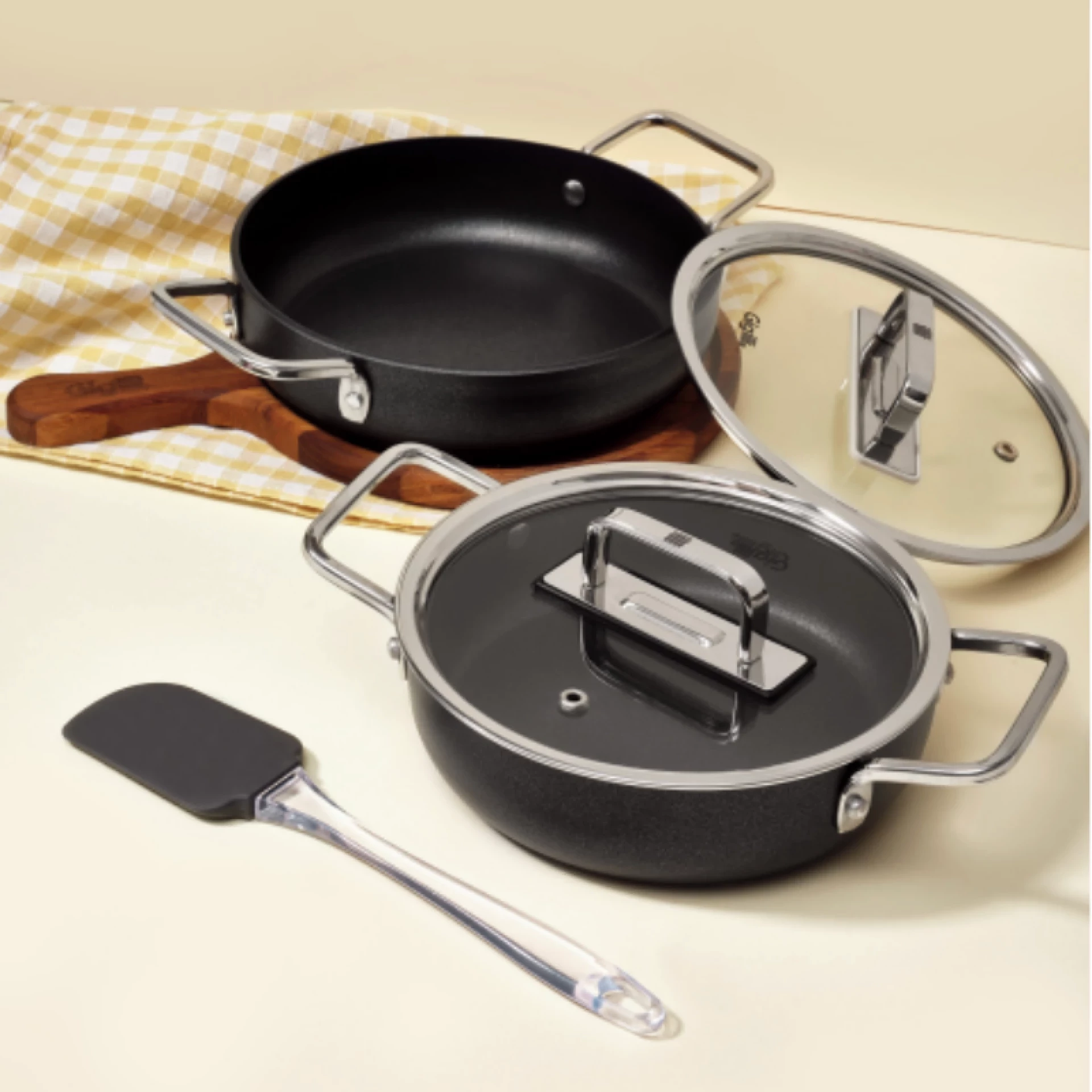 GIGILLI set tava FIN crna 6PCS